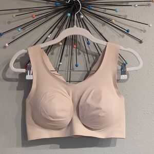 Evelyn and Bobbie The Defy Bra Size Large Cream Padded Wireless